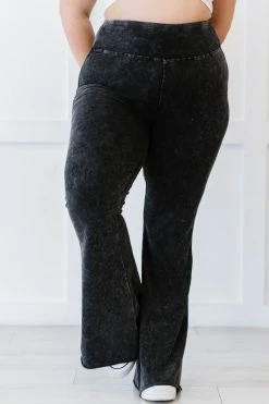 Trendsi Fresh From LA Cloud Walker Acid Wash Raw Hem Flare Pants 22 Trendsi Fresh From LA Cloud Walker Acid Wash Raw Hem Flare Pants