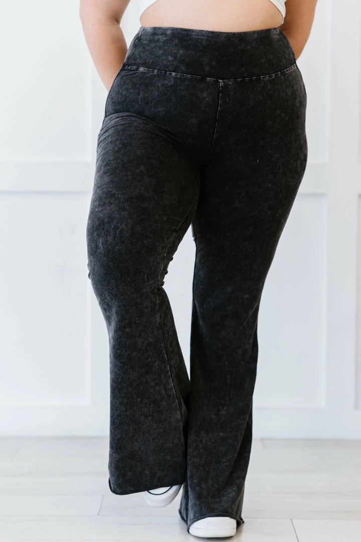 Trendsi Fresh From LA Cloud Walker Acid Wash Raw Hem Flare Pants 12 Trendsi Fresh From LA Cloud Walker Acid Wash Raw Hem Flare Pants