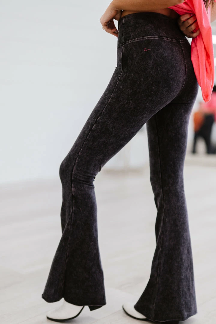 Trendsi Fresh From LA Cloud Walker Acid Wash Raw Hem Flare Pants 7 Trendsi Fresh From LA Cloud Walker Acid Wash Raw Hem Flare Pants