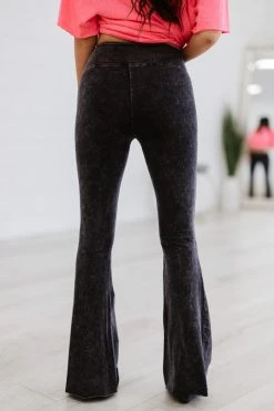 Trendsi Fresh From LA Cloud Walker Acid Wash Raw Hem Flare Pants 18 Trendsi Fresh From LA Cloud Walker Acid Wash Raw Hem Flare Pants