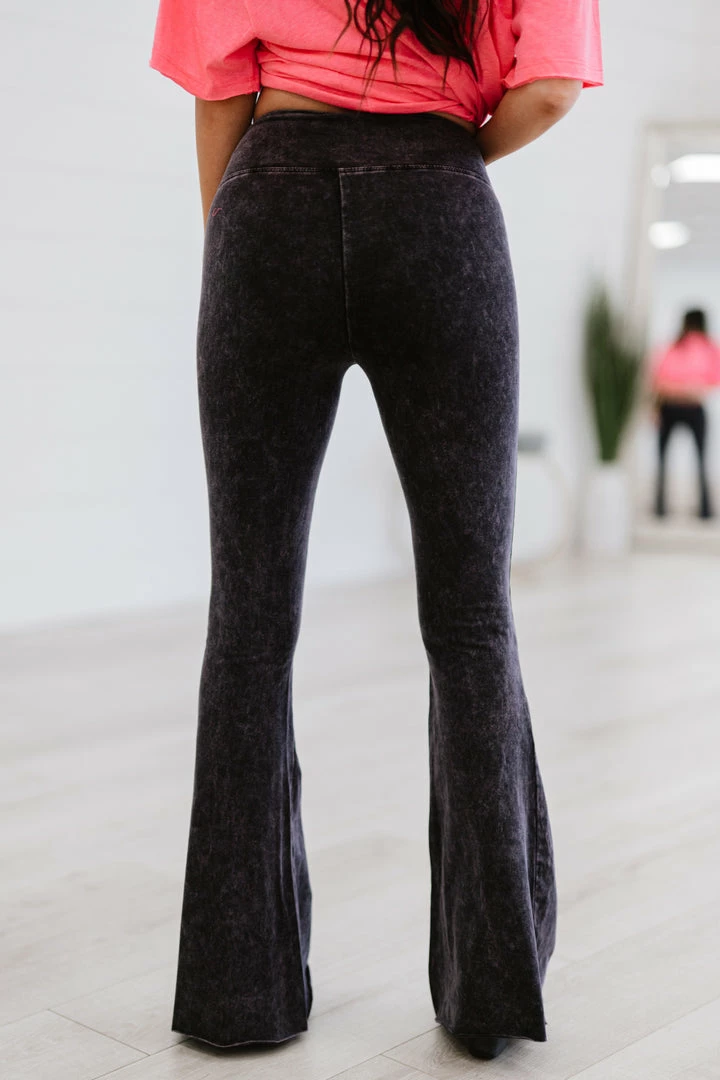 Trendsi Fresh From LA Cloud Walker Acid Wash Raw Hem Flare Pants 8 Trendsi Fresh From LA Cloud Walker Acid Wash Raw Hem Flare Pants