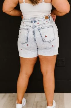 Trendsi Judy Blue Cherry On Top Cutoff Shorts 1XL 16 Trendsi Judy Blue Cherry On Top Cutoff Shorts 1XL