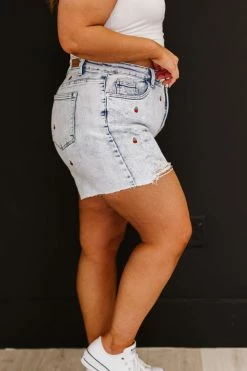 Trendsi Judy Blue Cherry On Top Cutoff Shorts 1XL 15 Trendsi Judy Blue Cherry On Top Cutoff Shorts 1XL