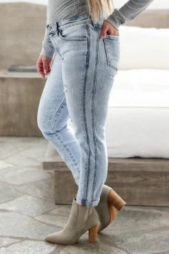 Kan Can Jade Midrise Boyfriend Jeans - Light Wash