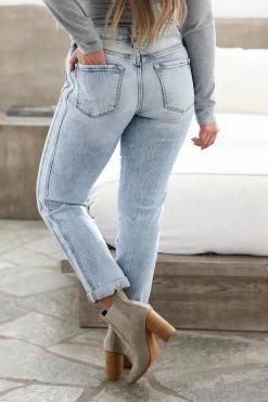 Kan Can Jade Midrise Boyfriend Jeans - Light Wash