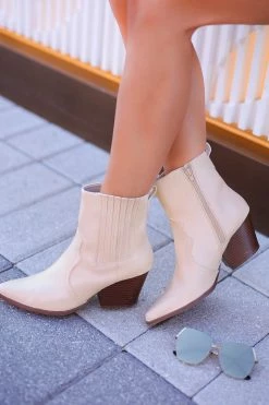 Shoe La La Wyatt Stack Heeled Western Booties - Cream