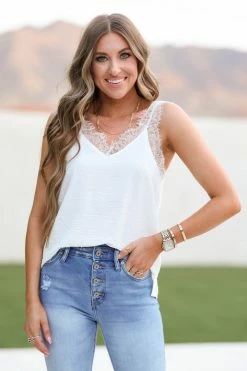 SY Beyond Perfection Eyelash Cami Top - White