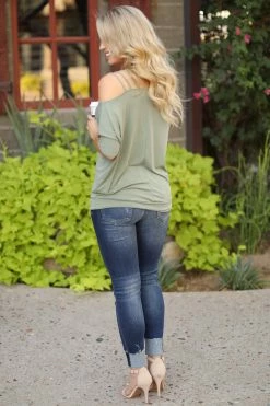 MA-01 Catching Feelings Top - Olive Small