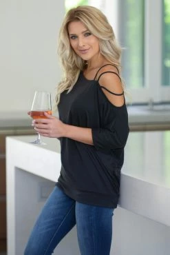 MA-01 Catching Feelings Top - Black Small