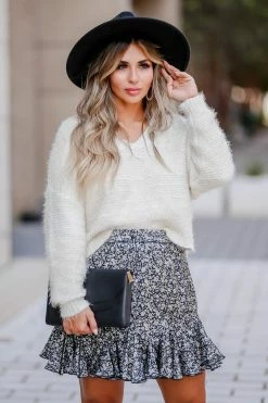 Newbury Kustom Medium Cuddle Up Pullover Sweater - Ivory