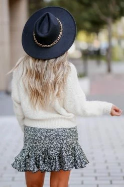 Newbury Kustom Medium Cuddle Up Pullover Sweater - Ivory