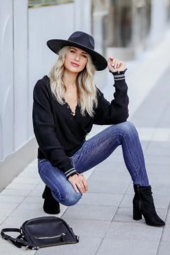 PR-01 CBRAND Need To Know Sweater - Black Small