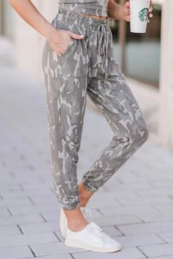 FL-01 Small CBRAND Lap Of Luxury Loungewear - Olive Camo