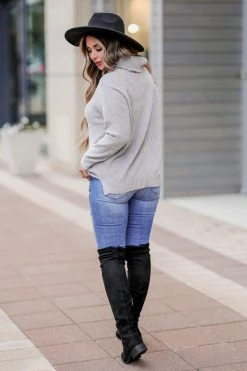 MA-01 CBRAND Pick Me Chenille Sweater - Silver