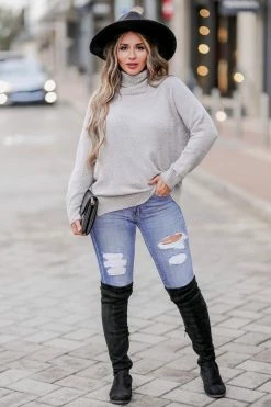 MA-01 CBRAND Pick Me Chenille Sweater - Silver