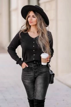 MA-01 Small CBRAND Face To Face Button Front Top - Black