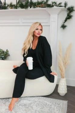 MA-01 Large CBRAND Hitting Snooze Loungewear - Black