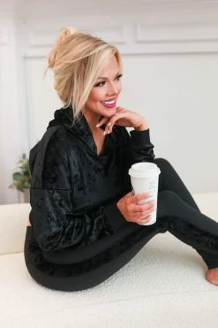 MA-01 Small CBRAND Essential Velvet Loungewear - Black