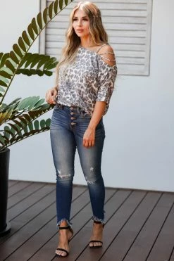 MA-01 CBRAND Catching Feelings Top - Leopard