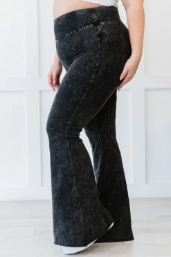 Trendsi Fresh From LA Cloud Walker Acid Wash Raw Hem Flare Pants 23 Trendsi Fresh From LA Cloud Walker Acid Wash Raw Hem Flare Pants