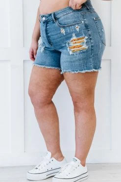 Trendsi 2XL Judy Blue Sandra Retro Floral Print Patch Denim Shorts