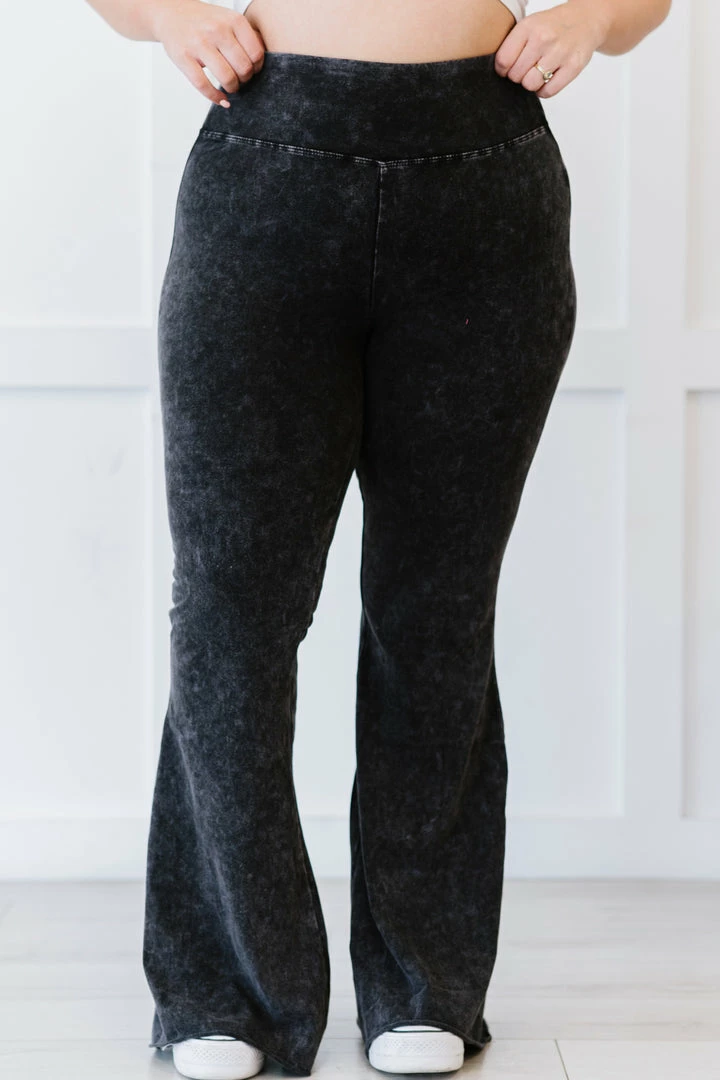 Trendsi Fresh From LA Cloud Walker Acid Wash Raw Hem Flare Pants 10 Trendsi Fresh From LA Cloud Walker Acid Wash Raw Hem Flare Pants